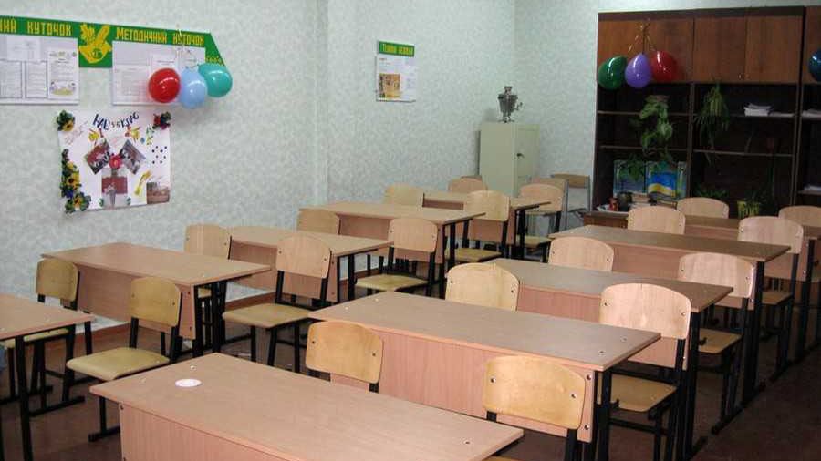 Лікарню гріють, школи — на канікулах