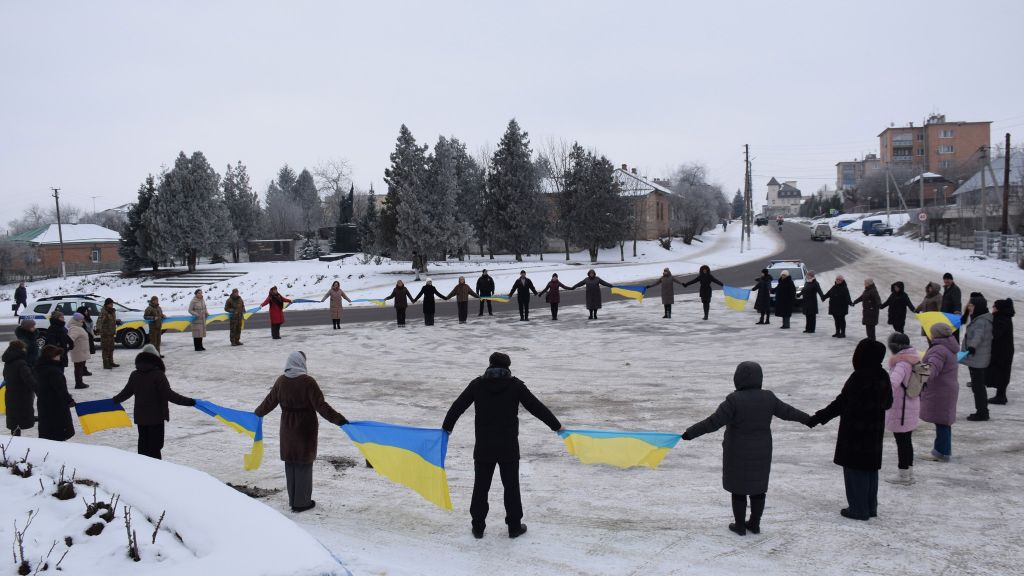 Новосанжарці об’єдналися в живому колі
