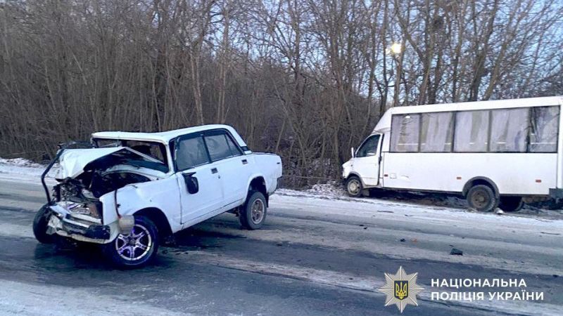 На автодорозі Суми–Полтава зіткнулися легковик та автобус