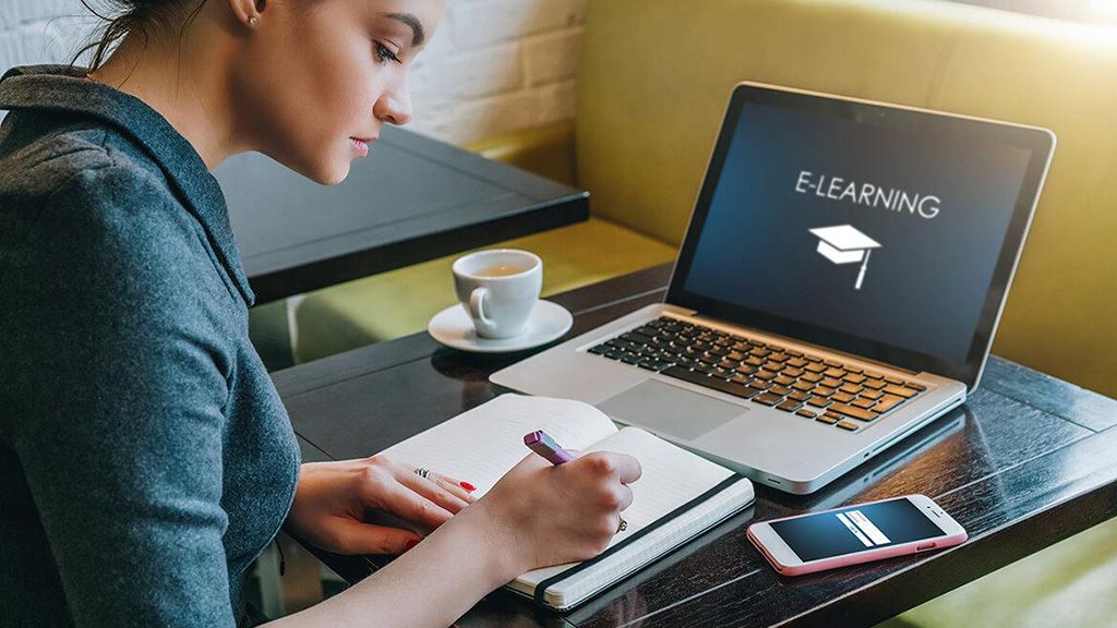 Онлайн-навчання: як обрати курси англійської для стабільного прогресу