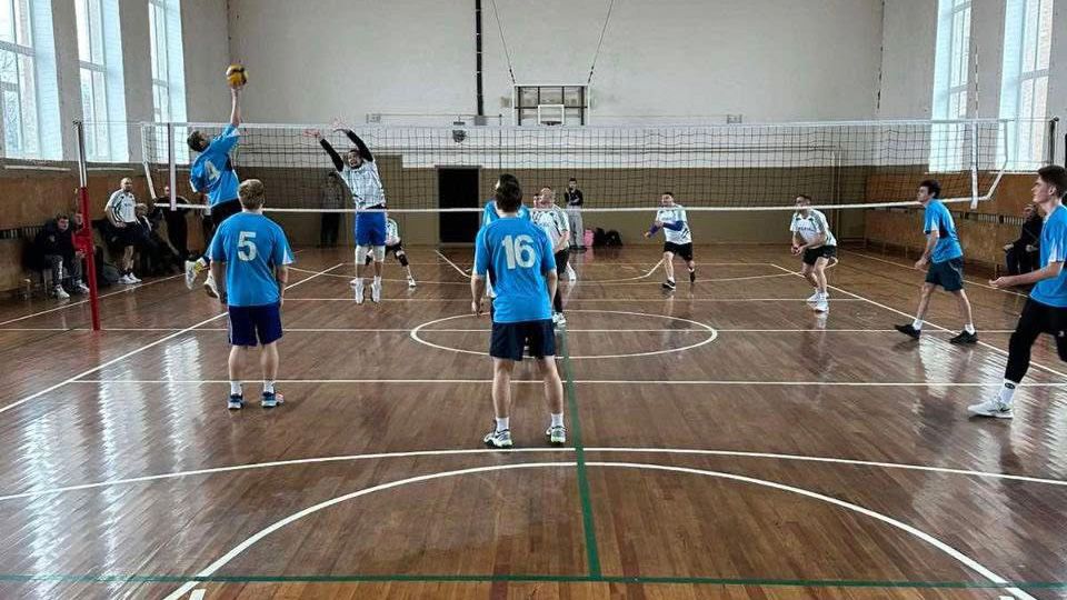 Волейболісти з Кобеляк, Біликів і Санжар виходять до півфіналу