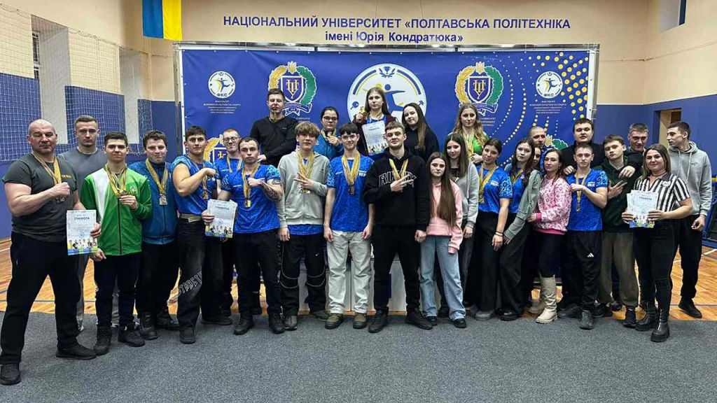 Команда Кобеляцької громади перемогла на чемпіонаті Полтавщини з армреслінгу