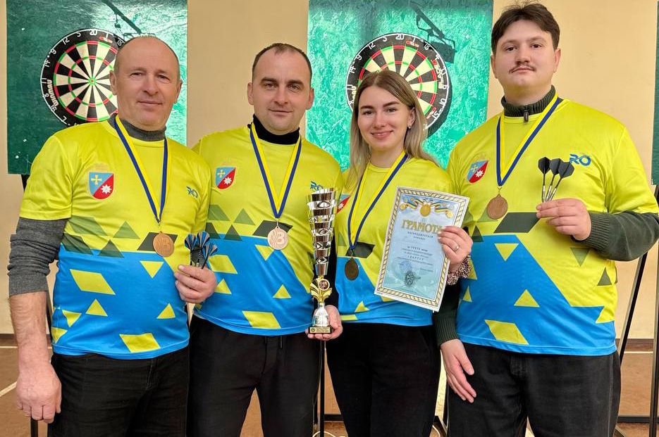 Біличани накидали дротиків на бронзові нагороди