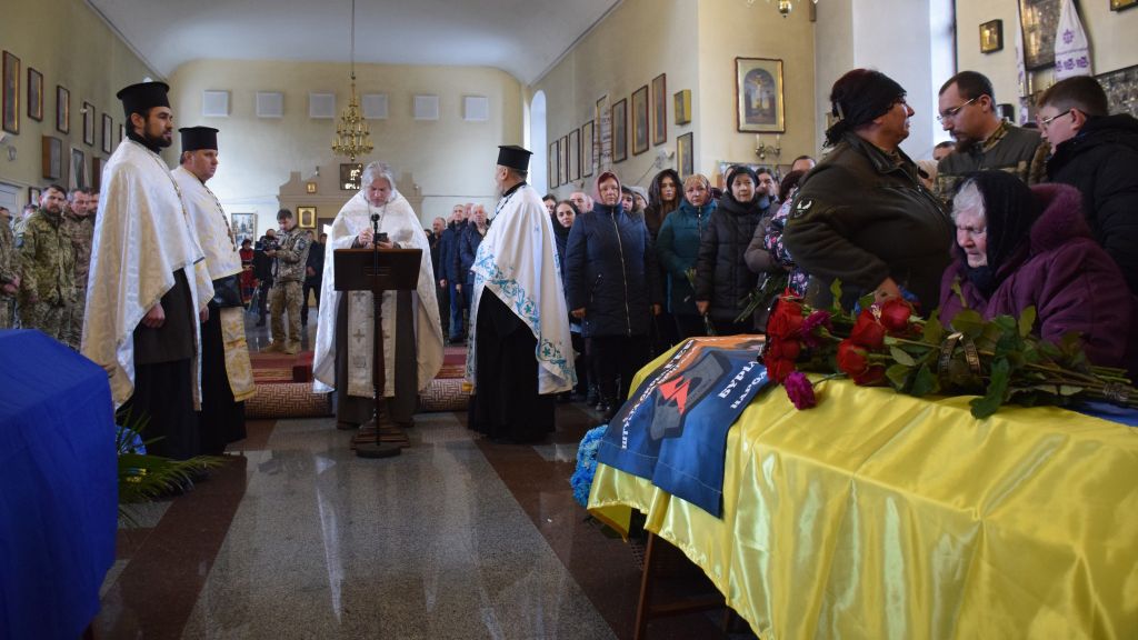 Новосанжарська громада попрощалася із Захисником України Сергієм Бурілом