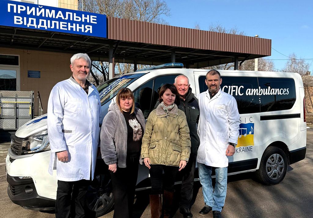 Решетилівська лікарня отримала новий автомобіль швидкої допомоги