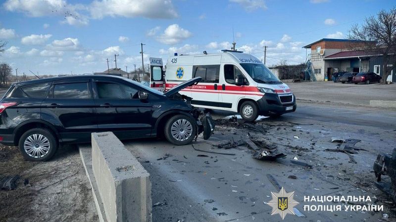 У Бережнівці «в лоб» зіткнулися два автомобілі: обидва водії у лікарні