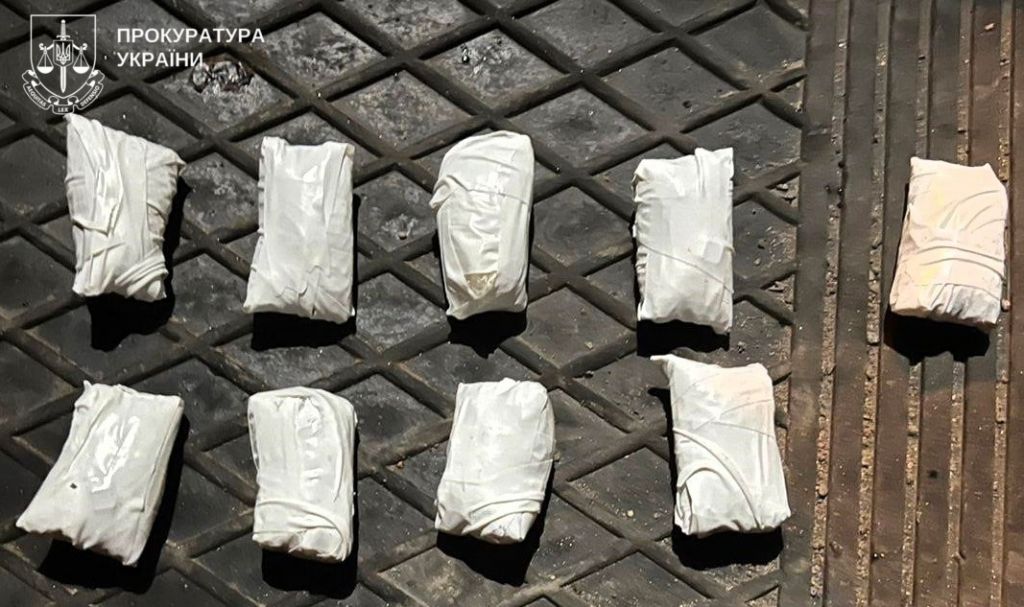 У Полтаві двоє чоловіків отримали вироки за повторний збут психотропів