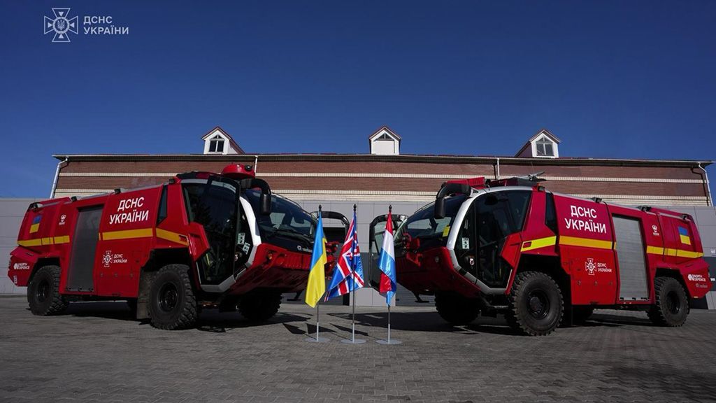 Рятувальникам передали два спецавтомобілі