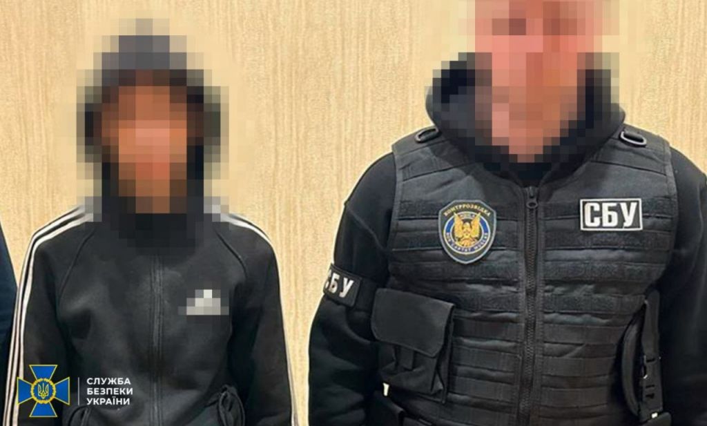 У Полтаві затримали підлітків, які намагалися підірвати автомобіль ЗСУ