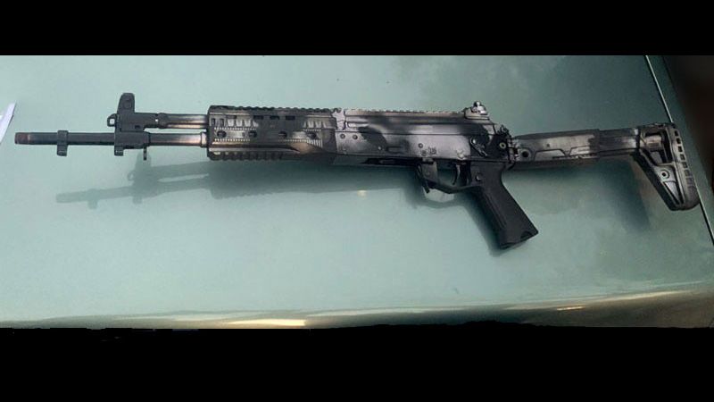 На Полтавщині поліція вилучила автомат Калашникова у легковику