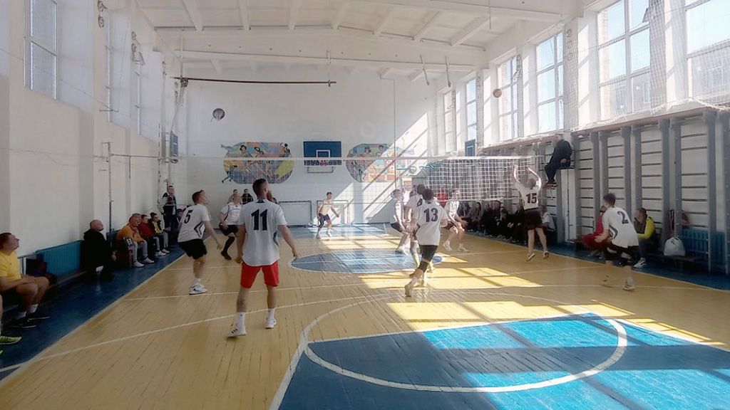 У Кобеляках відбувся Х тур відкритої першості з волейболу