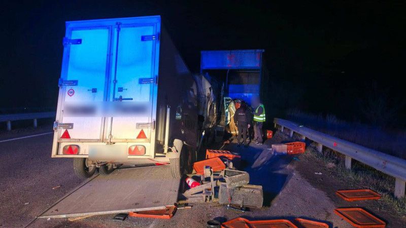 На трасі Київ–Харків–Довжанський поблизу Пирятина мікроавтобус врізався у вантажівку – одну людину травмовано