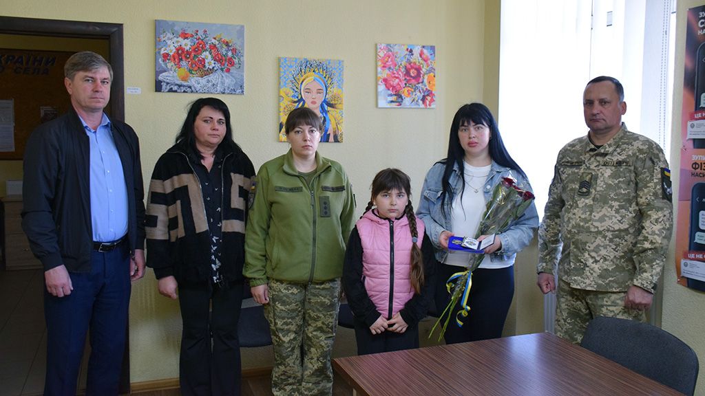 Захисникам із Новосанжарщини передали нагороди