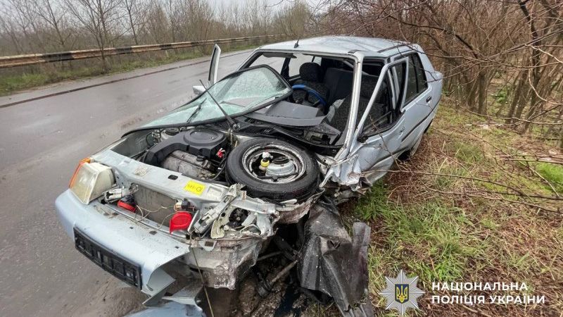 У Красному зіткнулися два автомобілі: травмовано одного з водіїв