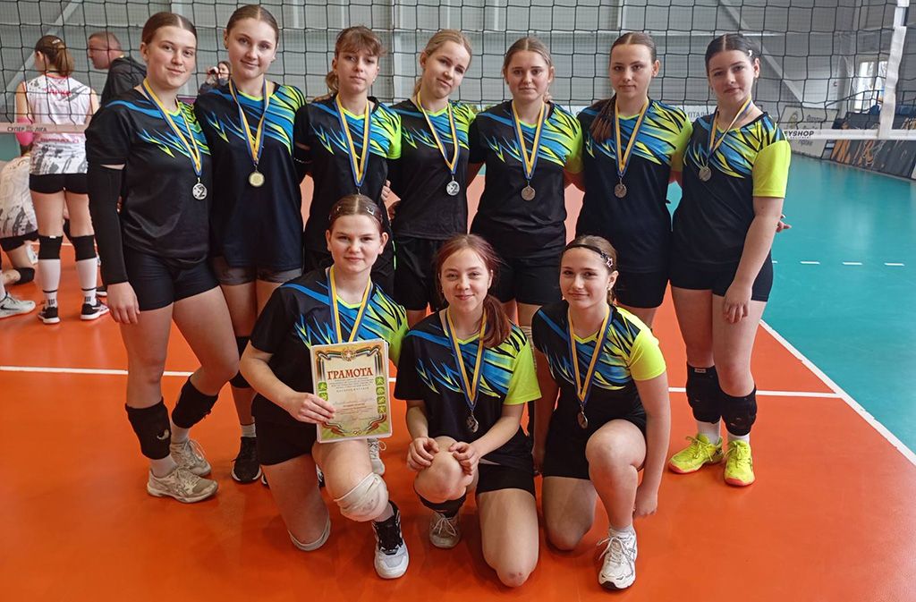 Новосанжарські волейболістки вибороли «срібло» на обласних змаганнях