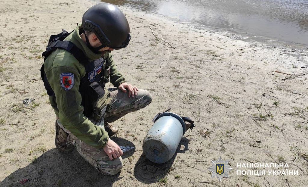 На Полтавщині вибухотехніки поліції знешкодили небезпечні ворожі ударні безпілотники