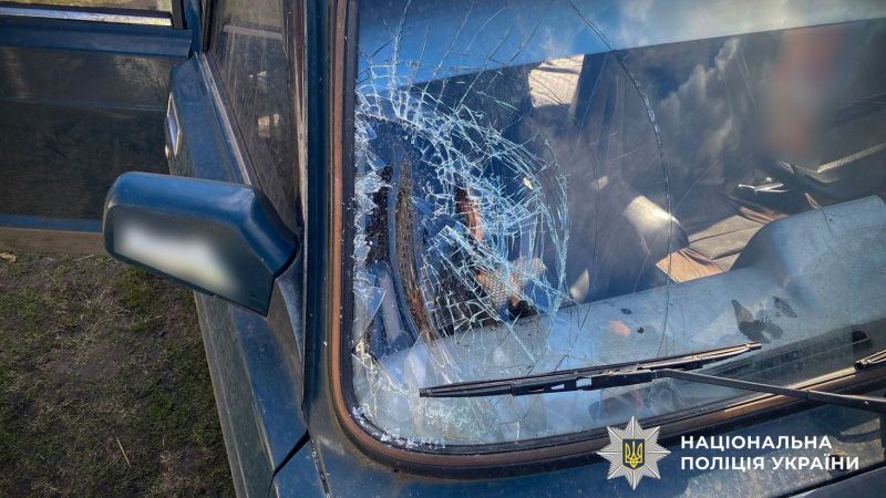 На Миргородщині неповнолітній наїхав автомобілем на чоловіка і втік з місця події