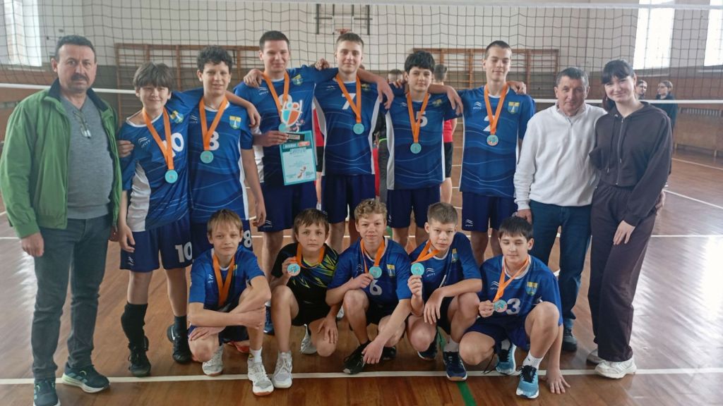 Юні волейболісти Новосанжарської громади — переможці фінального етапу «Пліч-о-пліч»