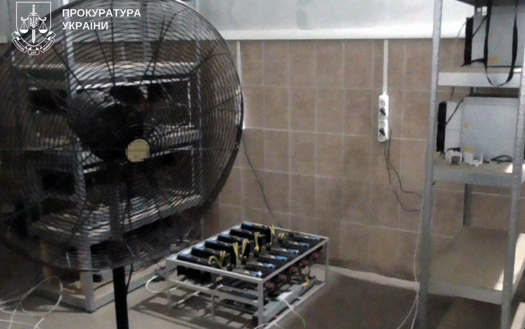 На Полтавщині судитимуть чоловіка, який для майнінгу накрав електроенергії на 1.6 мільйони гривень