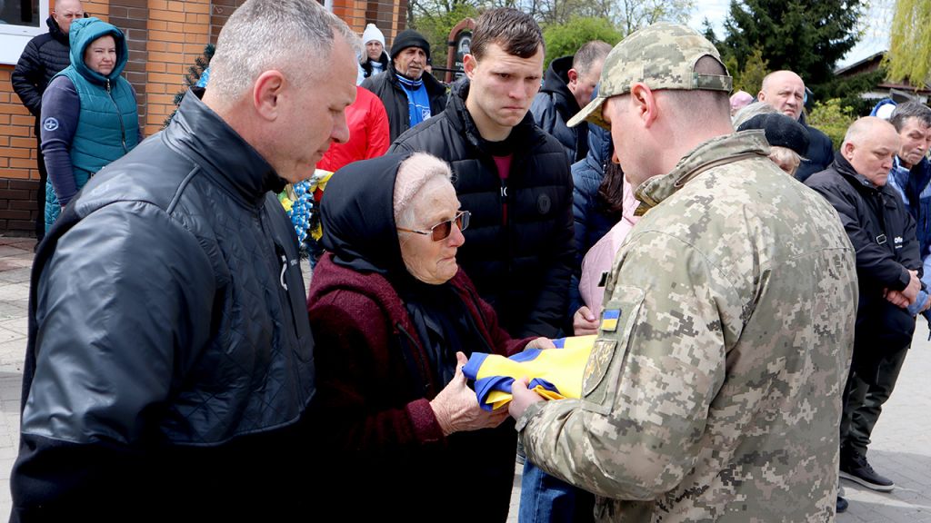 У Кобеляках попрощалися із Захисником України Артемом Колодієм