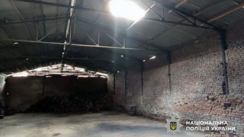 У Лубенському районі чоловік упав із даху