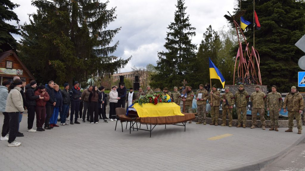 У Нових Санжарах попрощалися із Захисником України Петром Кибкалом