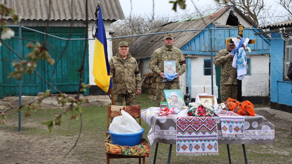 У Решетилівській громаді попрощалися із Захисником України Павлом Бондарем