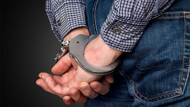 У Кременчуці чоловіка підозрюють у спробі підпалу автомобіля
