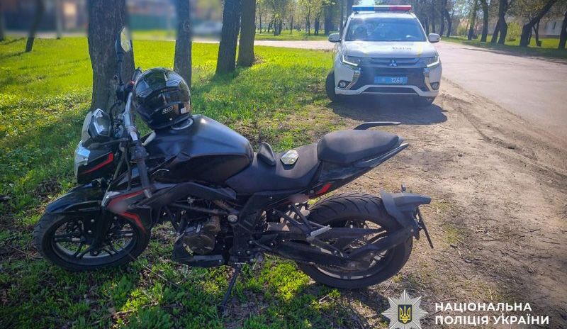 У Гадячі мотоцикліст-підліток потрапив у ДТП