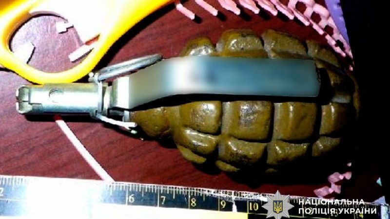 У Диканській громаді нетверезий чоловік хизувався гранатою