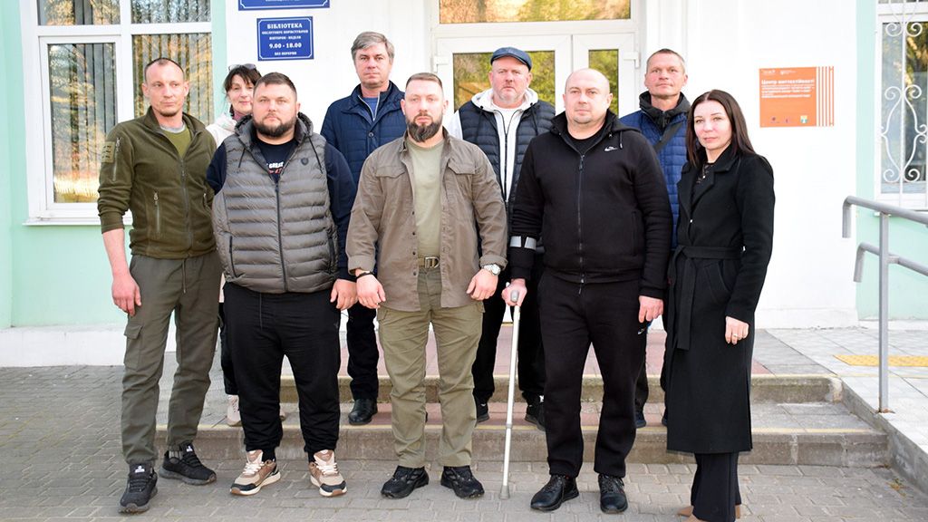 Ветеранів Новосанжарщини відвідав Руслан Приходько