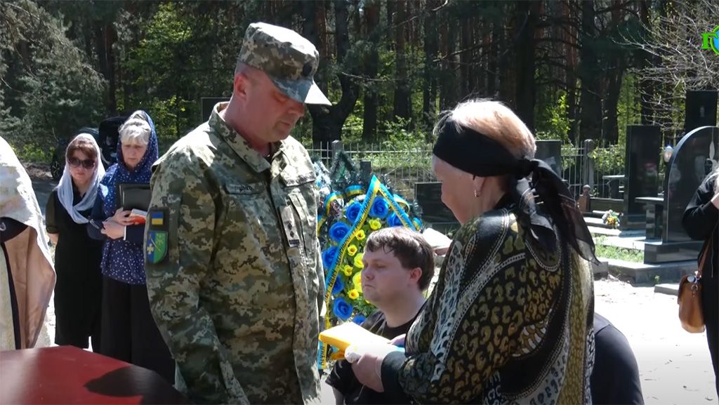 Горішні Плавні попрощалися з воїном Сергієм Семенютою