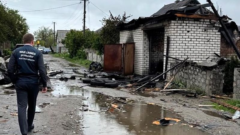 На Полтавщині нічна атака дронами пошкодила транспорт і житло, – прокуратура розслідує військовий злочин