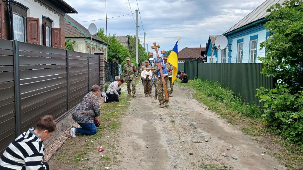 Котельва попрощалася із захисником Костянтином Лучаніновим