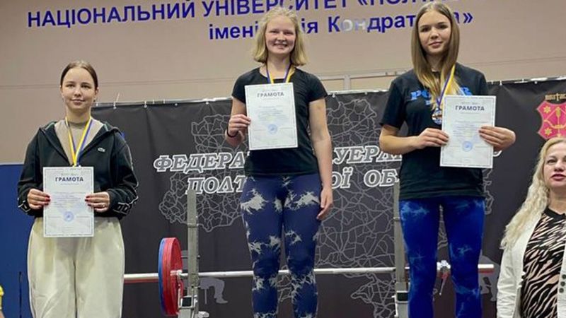 Юні пауерліфтери з Кобеляк серед призерів чемпіонату Полтавщини