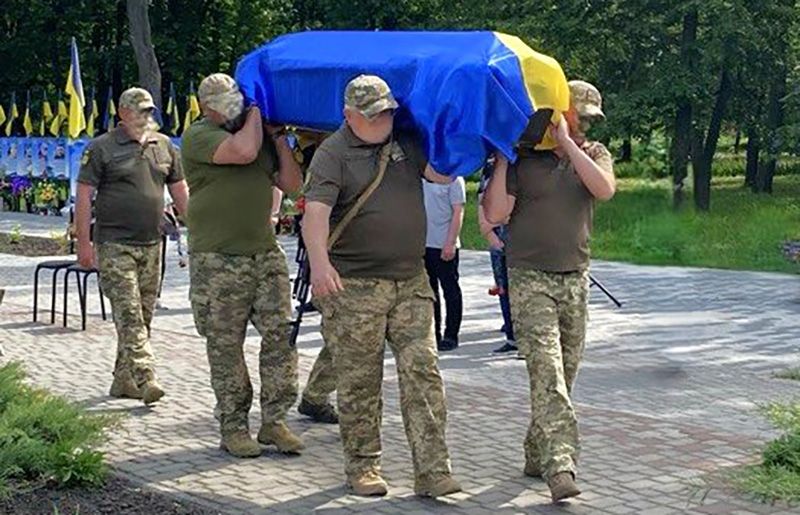 Глобинська громада попрощалася із Захисником Віталієм Пісьменніковим