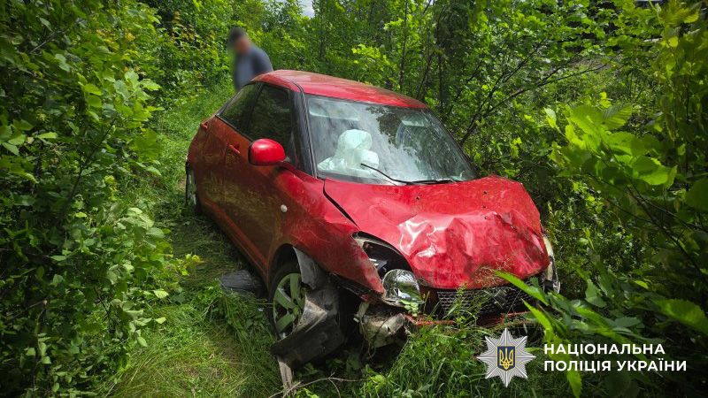  У Кременчуцькому районі зіткнулися два автомобілі: постраждали дві жінки, одного із учасників автопригоди розшукують