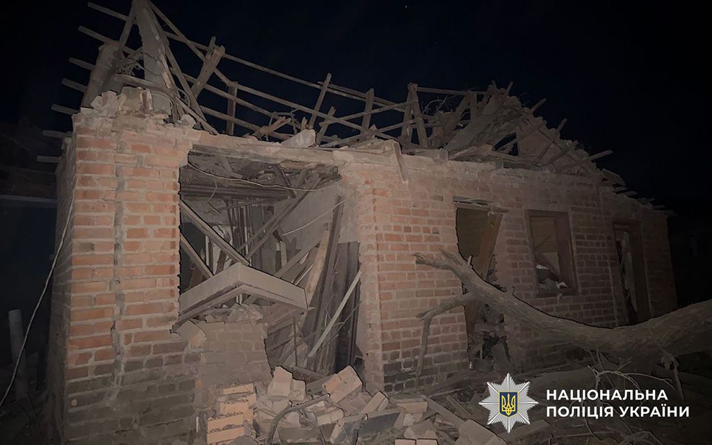 У Полтавській області нічна атака дронами пошкодила приватні будинки та підприємство – поліція документує наслідки