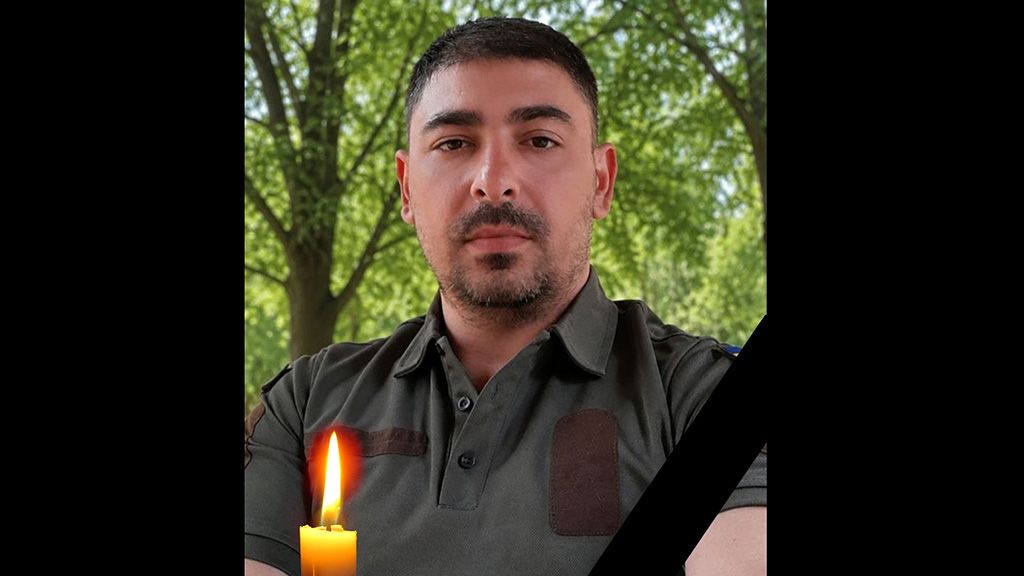 У Новосанжарській громаді попрощаються із загиблим Захисником