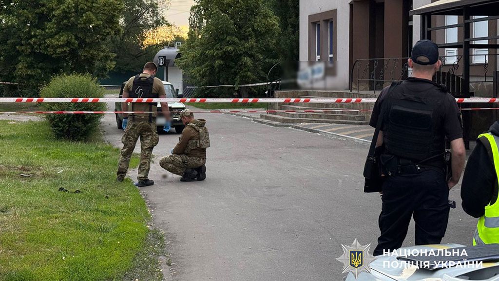 У Горішніх Плавнях біля одного із закладів відпочинку стався вибух – двоє чоловіків травмовано