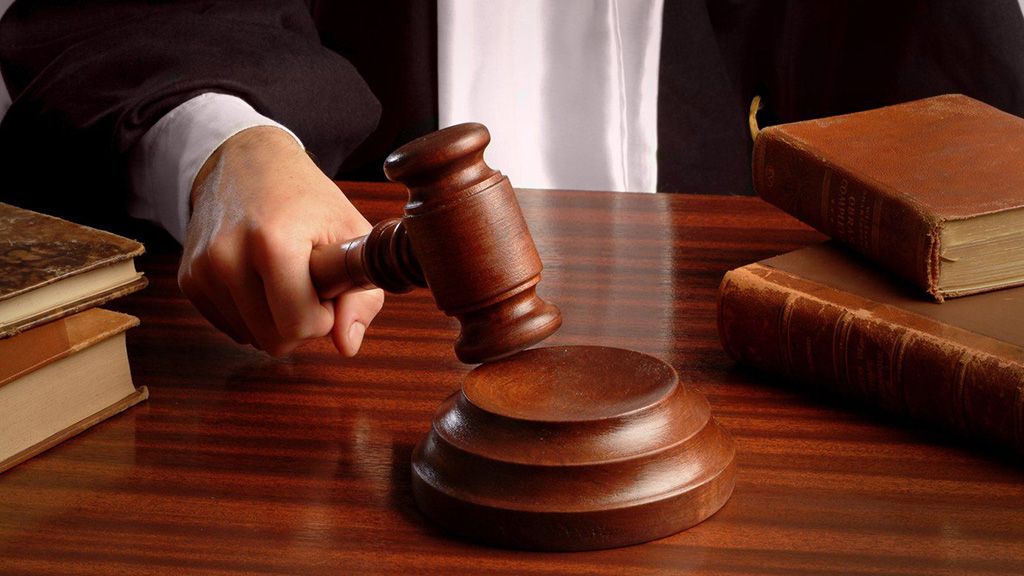 У Кременчуці нетверезий чоловік напав на сусідку і порізав її ножем, – суд відправив його за ґрати