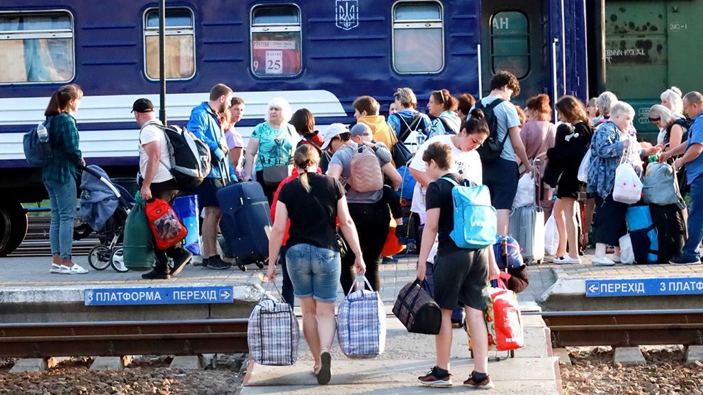 Від 4 до 7 претендентів на одне місце: «Укрзалізниця» увійшла у піковий літній сезон – як придбати квитки
