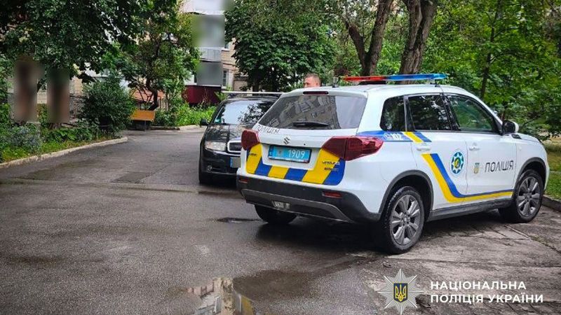 Трагедія у Горішніх Плавнях: 27-річний чоловік помер у лікарні після падіння з вікна багатоповерхівки