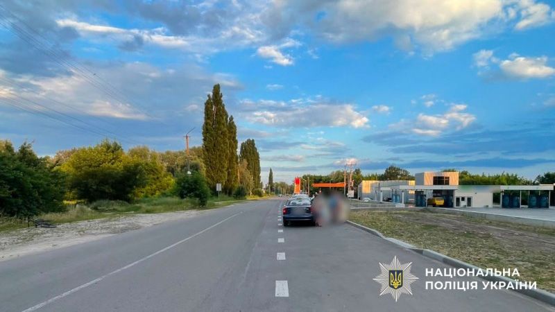 У Хоролі водій легковика збив 11-річного велосипедиста: дитина у лікарні