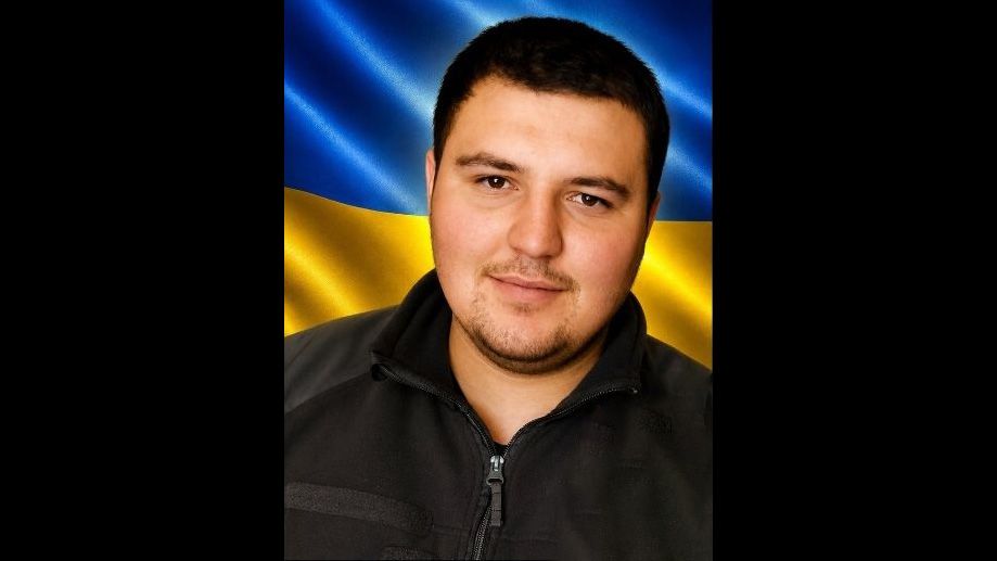 Йому назавжди 22: Кобеляцька громада прощатиметься із загиблим на Донеччині воїном Миколою Топольницьким