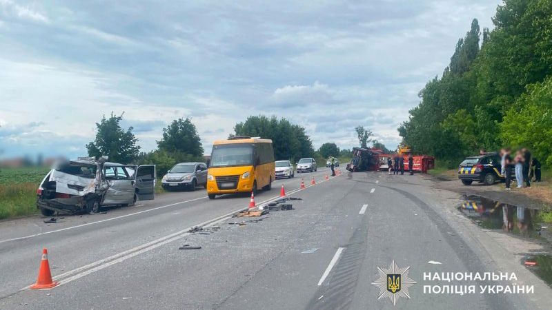 Потрійна ДТП у Полтаві: на вулиці Зіньківській зіткнулися три автівки, серед чотирьох поранених — 10-річна дитина