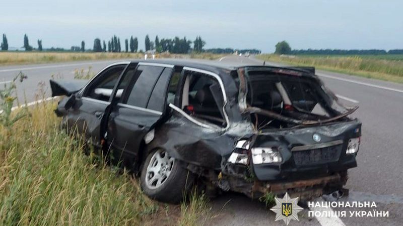 У Полтавському районі госпіталізували водія BMW, який врізався у відбійник на трасі Київ–Харків