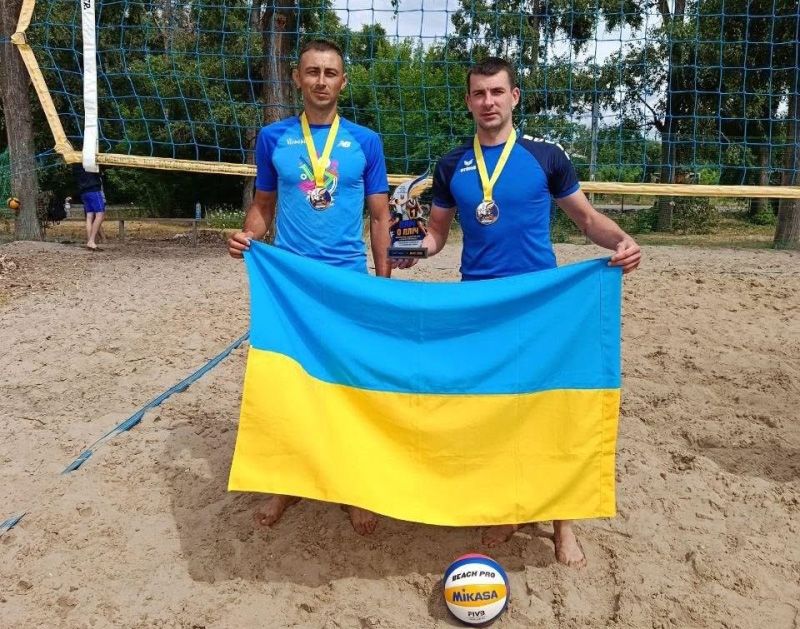 Спортсмени з Нових Санжар вибороли золото на обласному турнірі з пляжного волейболу «Пліч-о-пліч»