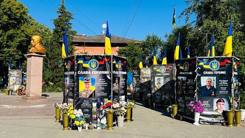 У Кобеляках люди визначили, якою буде експозиція на честь полеглих захисників