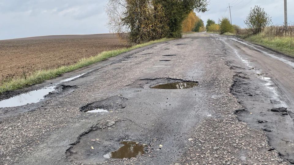 Початок ремонту доріг в чергове затримується